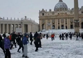 Snowball Fight Breaks Out at Saint Peter's Basilica in Vatican