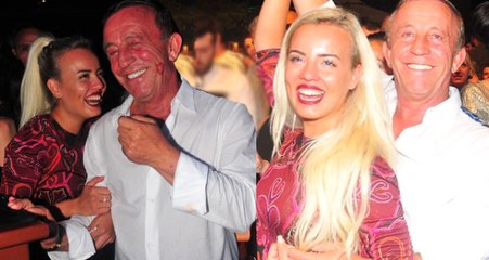 Ali Ağaoğlu, Genç Sevgilisiyle Barda Eğlenirken Aşka Geldi