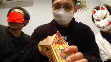 【japanese sarariiman TV】I ate Harry Potter various delicacies beans The last of the shock was waiting！ハリーポッター百味ビーンズを食べてみた