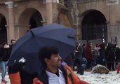 Snowball Fight Breaks Out Among Visitors at Rome's Colosseum