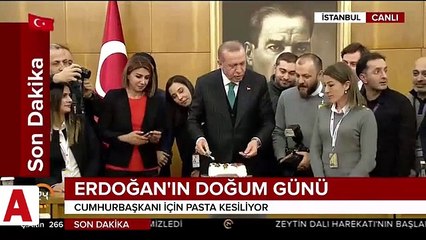 Cumhurbaşkanı Erdoğan�a canlı yayında gazetecilerden doğum günü sürprizi
