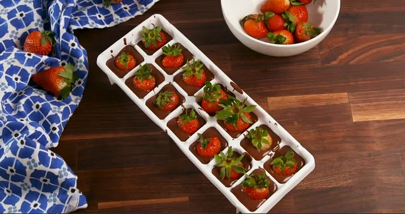 How To Make Chocolate Covered Strawberry Cubes