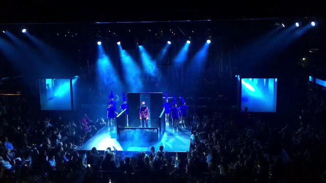 Γιώργος Μαζωνάκης - Φαντασμαγορική έναρξη - Δε γουστάρω - Live 2016 Έναστρον Σημείο G HD