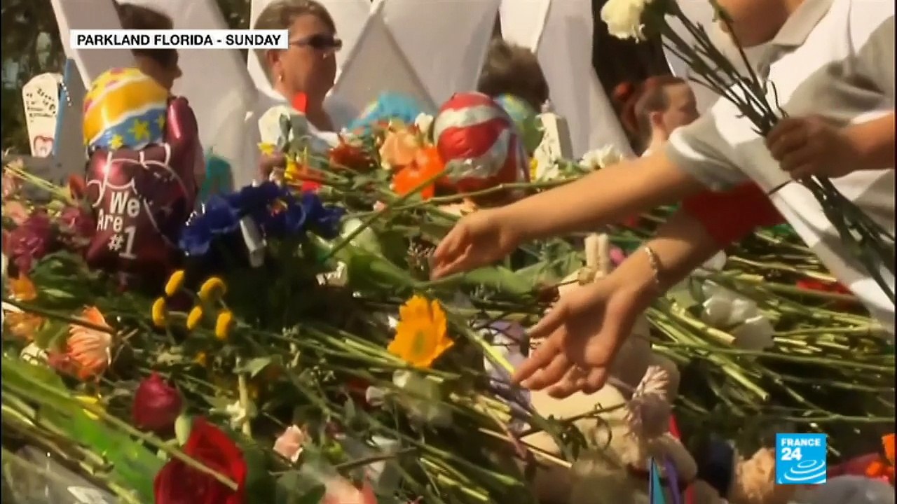 Florida school shooting: Students and teachers return to high school for the first time