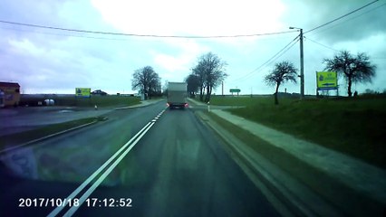 Franchir une ligne blanche (Instant Karma)