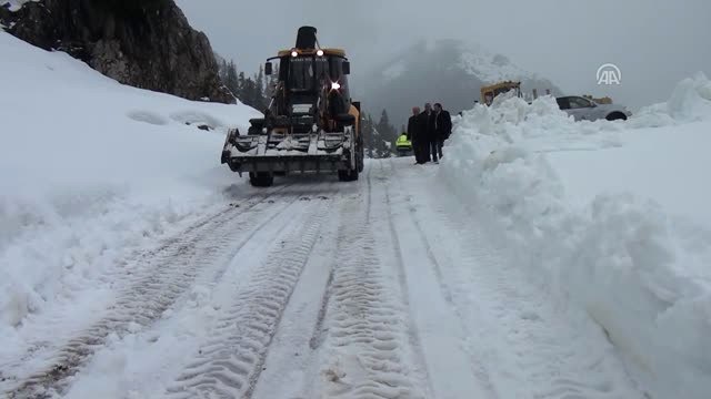 Akseki'de Kardan Kapanan Yayla Yolları Açılıyor