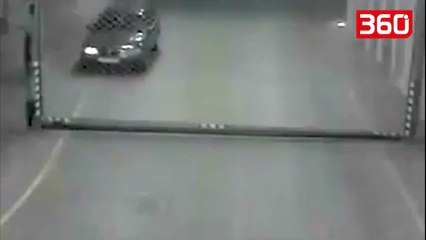 Njihuni me shoferin më idiot në botë,humbet kontrollin dhe... (360video)