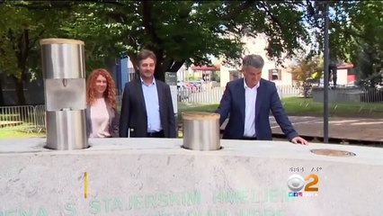 Une fontaine a biere installée en pleine ville