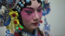 China's Peking Opera tries to charm new crowd