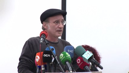 Santiago Sierra pide que se libere a los "presos políticos"