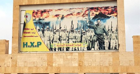 PKK-YPG İttifakının Kanıtı! Haseke'de Hafız Esad'ı Kaldırıp Öcalanı Astılar