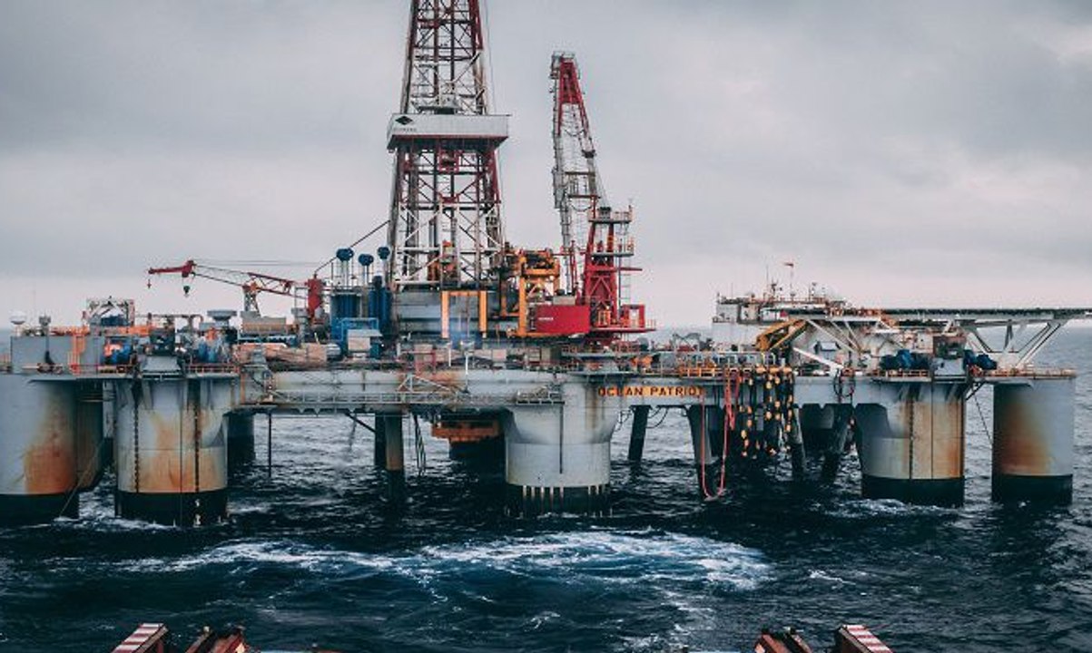 Lampu Kuning Harga Minyak Dunia