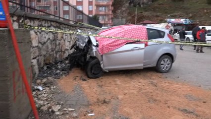 Kontrolden çıkan otomobil duvara çarptı: 1 ölü