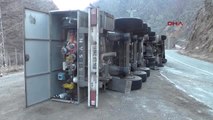 Erzurum-Lpg Yüklü Tanker Devrildi Yol Trafiğe Kapatıldı