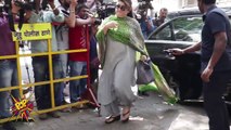 Emotional Madhuri Dixit Breaks Down At Sridevi's Funeral In Mumbai