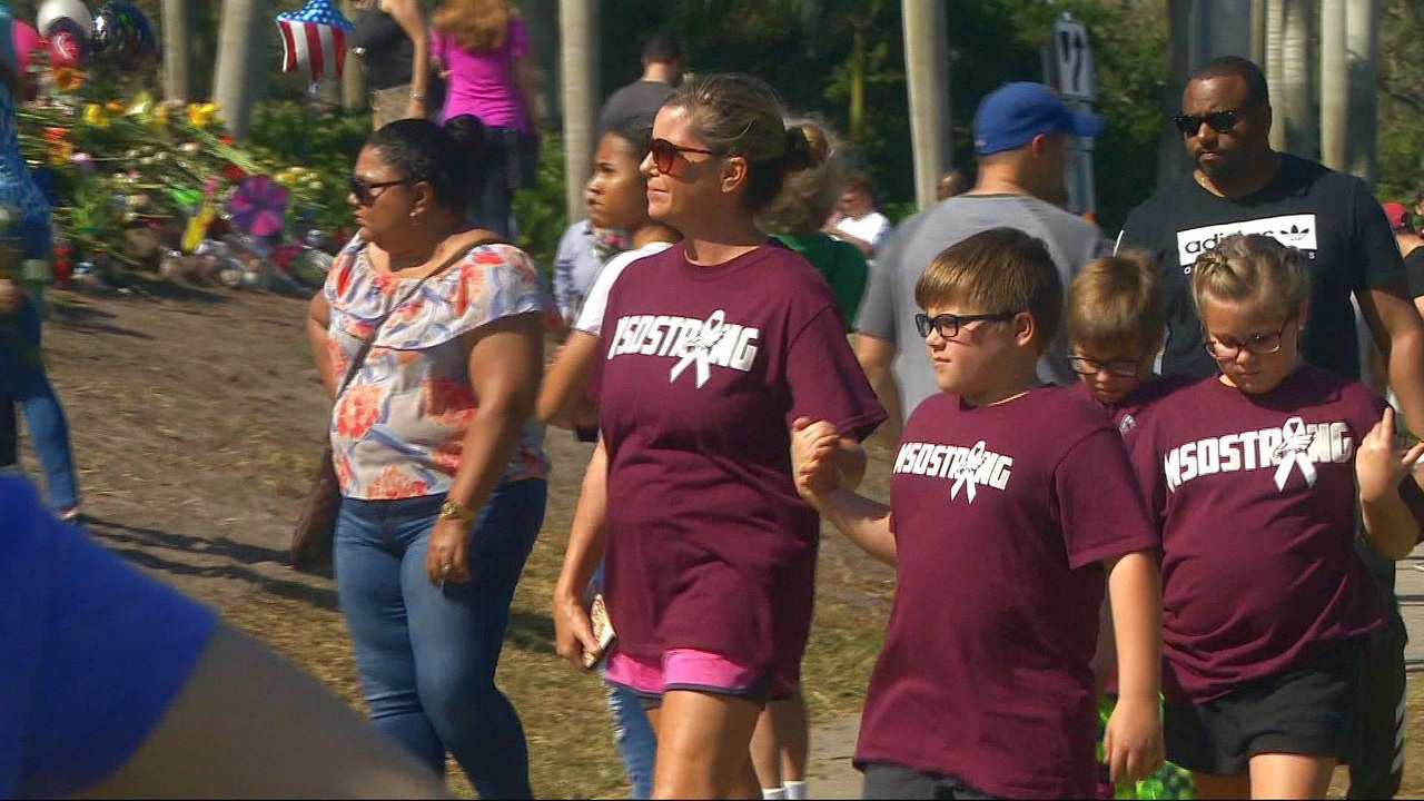 Florida shooting: Stoneman Douglas teachers return to school