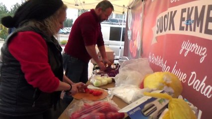 Belediye Başkanı'ndan öğrencilere sucuk ekmek