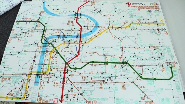 Autista desenha mapas e descobre novos caminhos