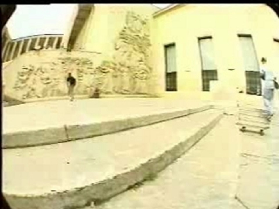 Bastien salabanzi - weird kickflip