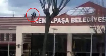İzmir'de Belediye İşçisi Görev Yeri Değiştirilince İntihara Kalkıştı