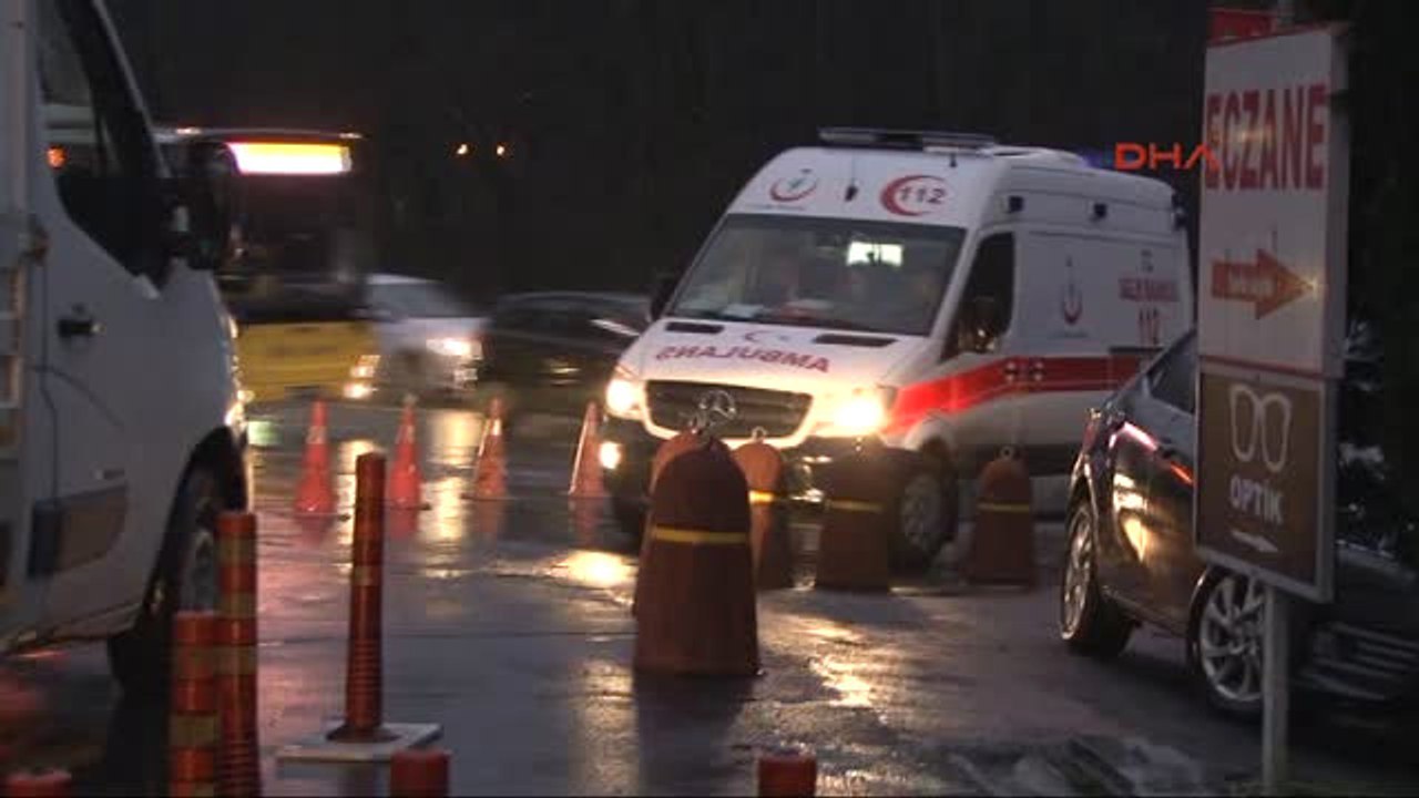 Maslak Metrosunda Yürüyen Merdiven Boşluğuna Düşen Kişi Hastaneye Getirildi