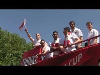 BFG (Per Mertesacker) salutes crowd at Arsenal parade