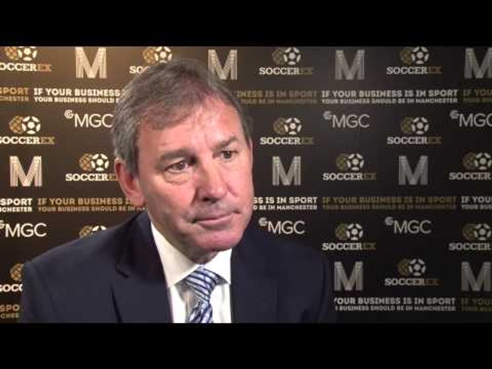 Bryan Robson writes off Man Utd's title chances