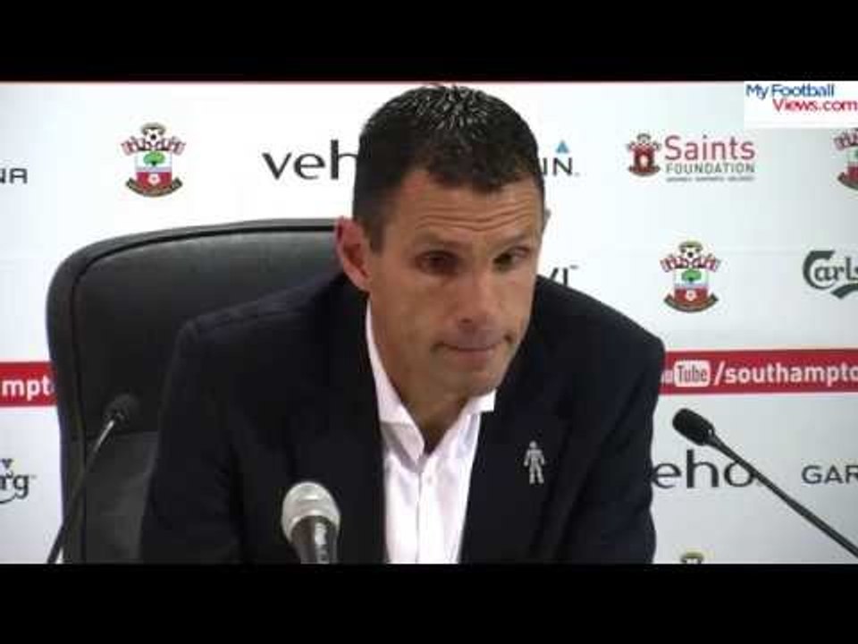 Gus Poyet: I don't write books, what I say in the dressing room stays there