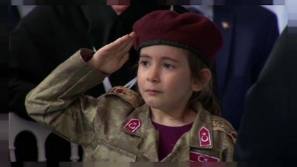 Amine: a criança que chorou mesmo antes de ouvir Erdogan