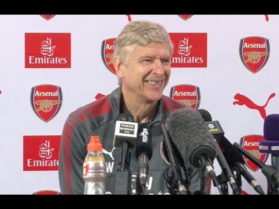 Wenger: Arsenal in talks to sign Aubameyang