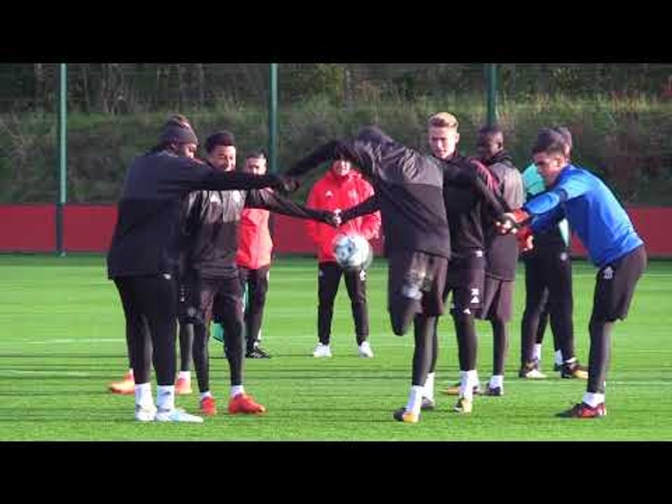 United train ahead of Benfica clash