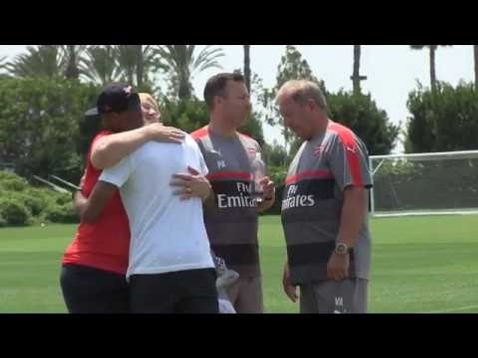 Ashley Cole: 'feels like he is at home' with Arsenal