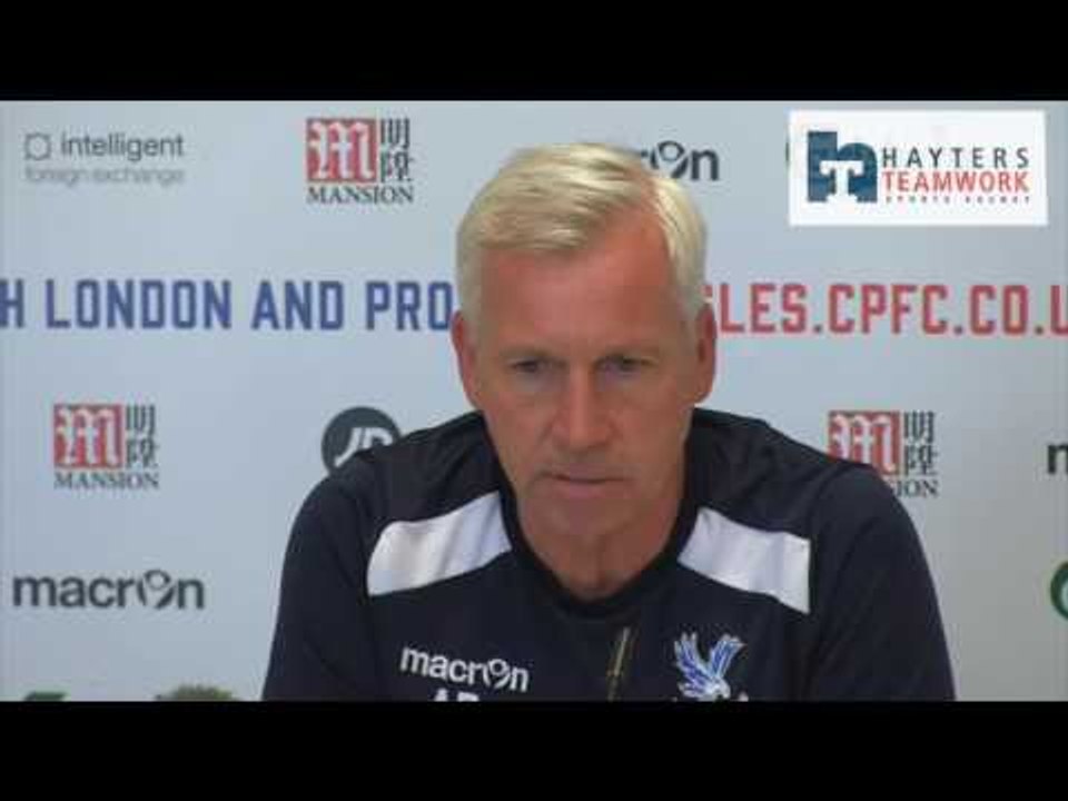 Wenger's great says Pardew