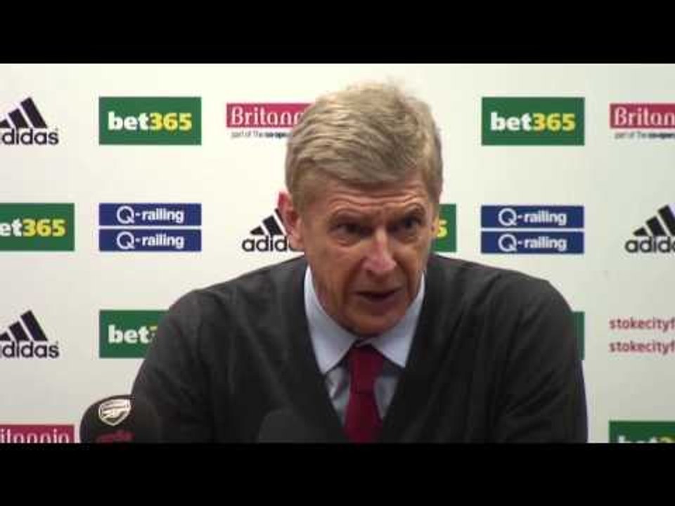 Arsene Wenger: Stoke's penalty was 'nice gift from ref'