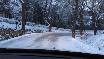 Andria: attenzione sulla salita per Castel del Monte, ghiaccio sulla strada!