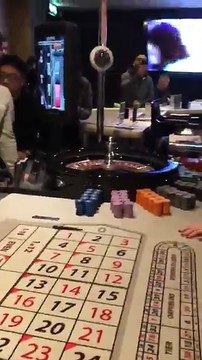 Il gagne 60 000 $ au Poker, se retourne, et mise le tout sur le noir à la roulette