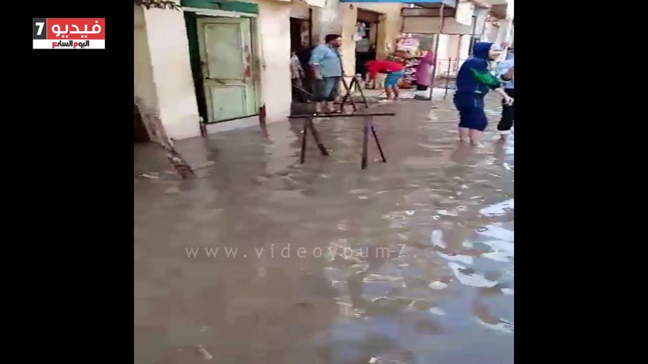 اضبط مخالفة.. قرية بالمنوفية تغرق بعد انفجار خط مياه