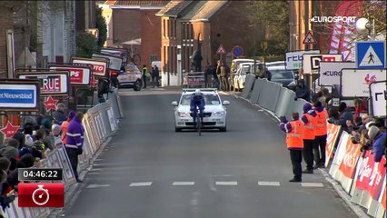 Après une attaque groupée de Quick-Step, Terpstra a lâché Gilbert pour s'imposer