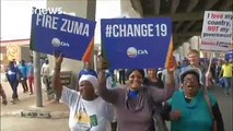 South Africa: scuffles break out at pro- and anti-Zuma rallies