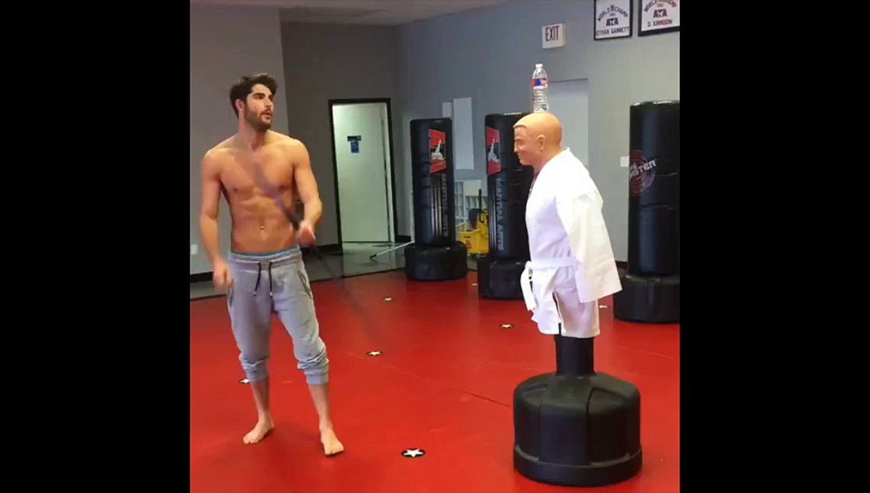 Incroyable, ce mec est plus rapide que son ombre