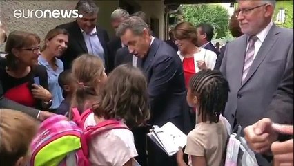 France's new corruption scandals favour Le Pen