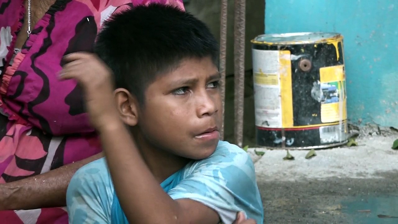 Entregan ayuda humanitaria a personas que perdieron todo