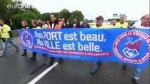 Locals disrupt Calais traffic in call for demolition of 