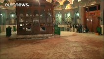 Pakistan: suicide bombing in religious shrine kills at least 72, including children