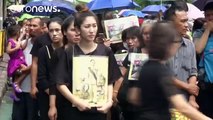 Thailand mourns: respects paid to King Bhumibol Adulyadej as former PM becomes regent