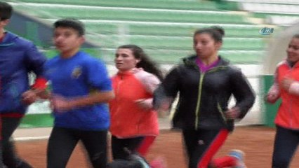 Ailesi izin vermedi Balkan şampiyonu oldu