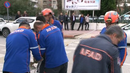 Doğal afet tatbikatını meraklı vatandaşlar böyle görüntüledi