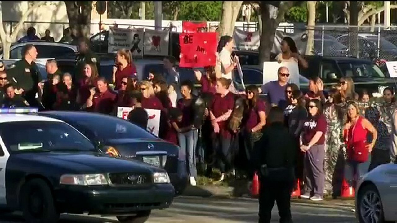 Students return to Marjory Stoneman Douglas High School two weeks after there was an attack on campus