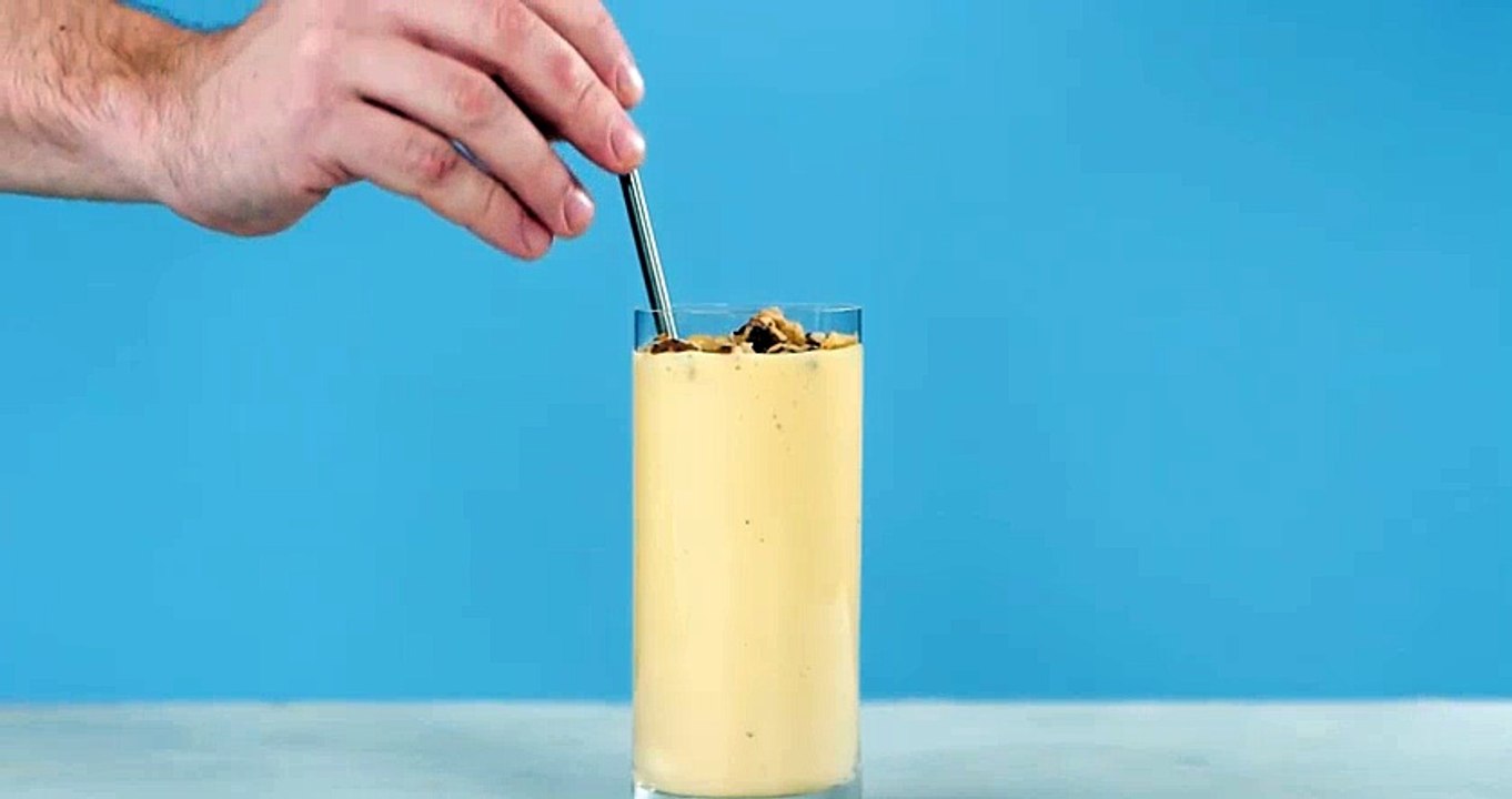 How to Make a Citrus Sunrise Smoothie