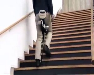 Acemikamera video sitesi - Felçlilere yardım